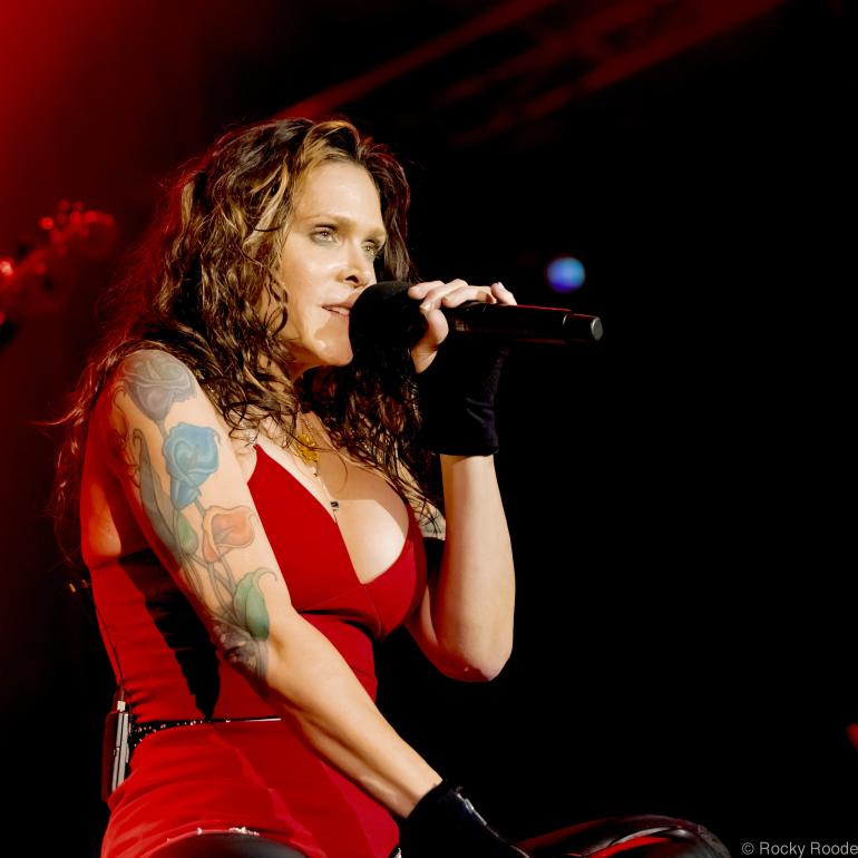 BETH HART